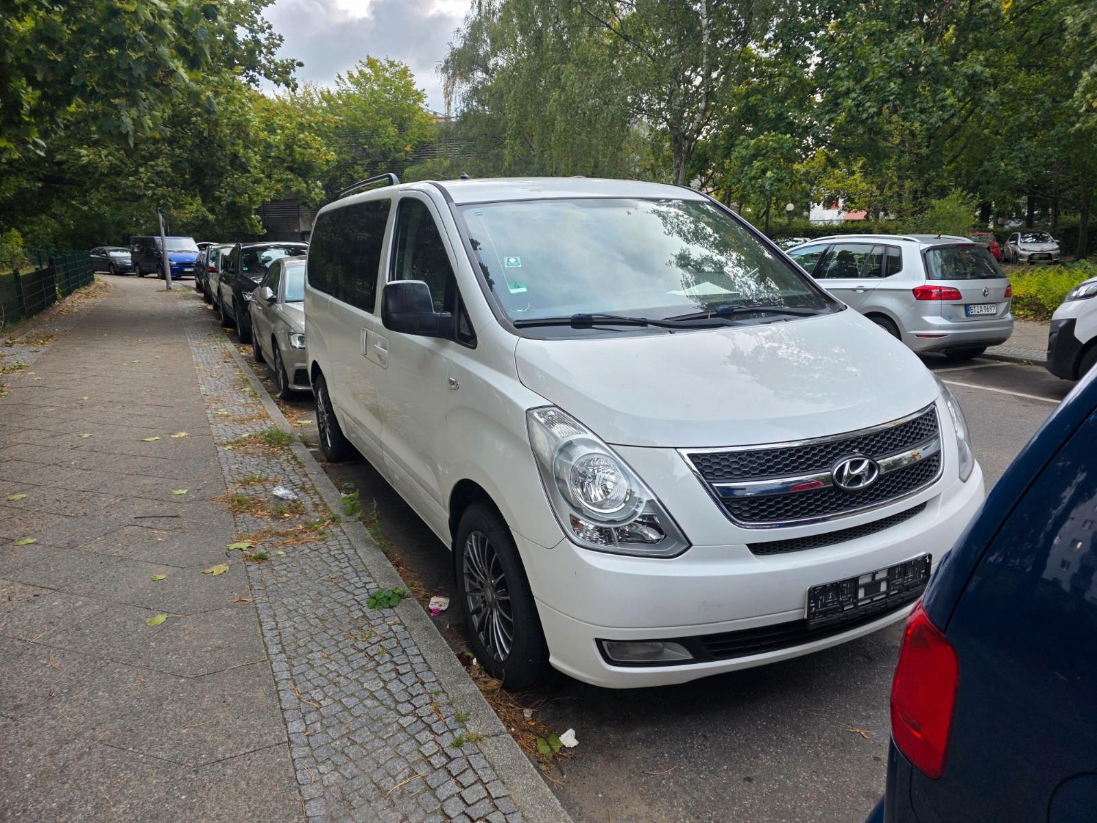 Hyundai H-1 8sitzer Automatik