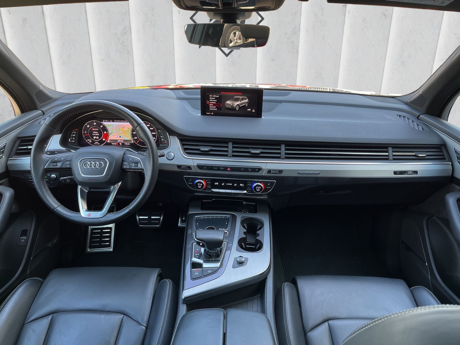 Fahrzeugabbildung Audi Q7 50TDI quattro*2x S-line*7-Sitzer*HuD*Pano**