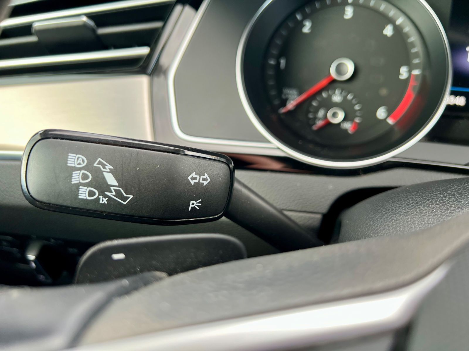 VW Passat Variant Elegance AAC AHK GZJR CARPLAY
