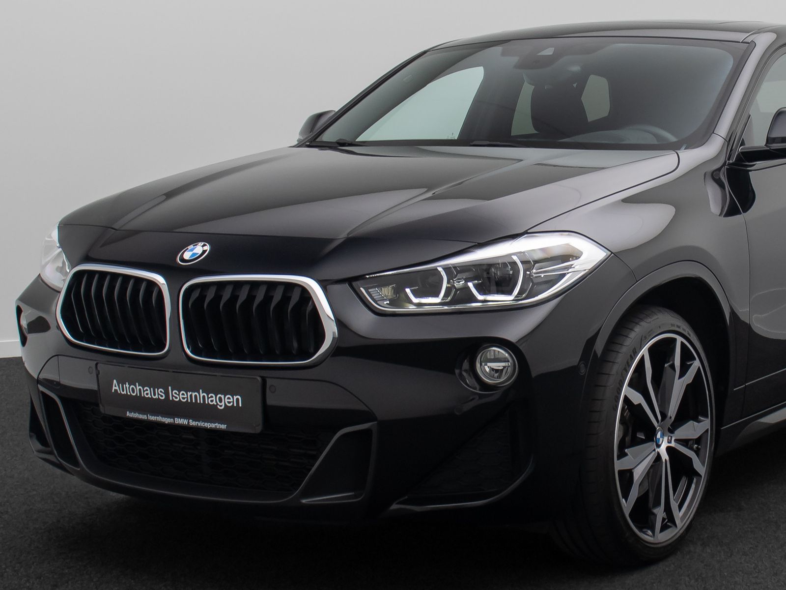 Fahrzeugabbildung BMW X2 sD20i M Sport Kamera HUD Panorama Alarm 20"