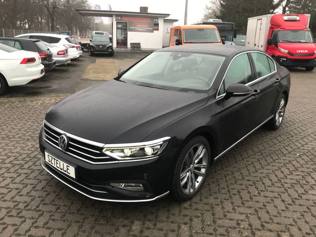 Volkswagen Passat Lim. Elegance 4Motion