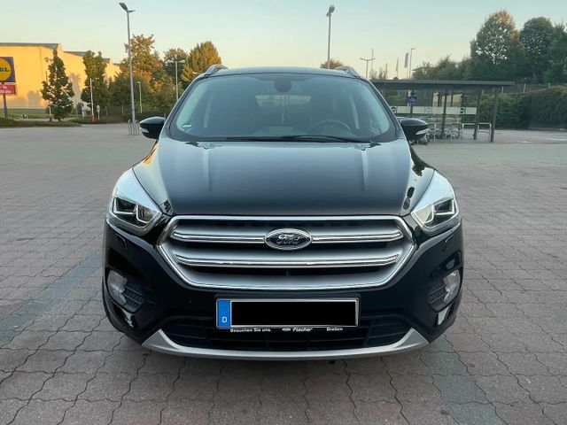 Ford Kuga 1,5 EcoBoost 4x4 129kW Titanium Autom. ...