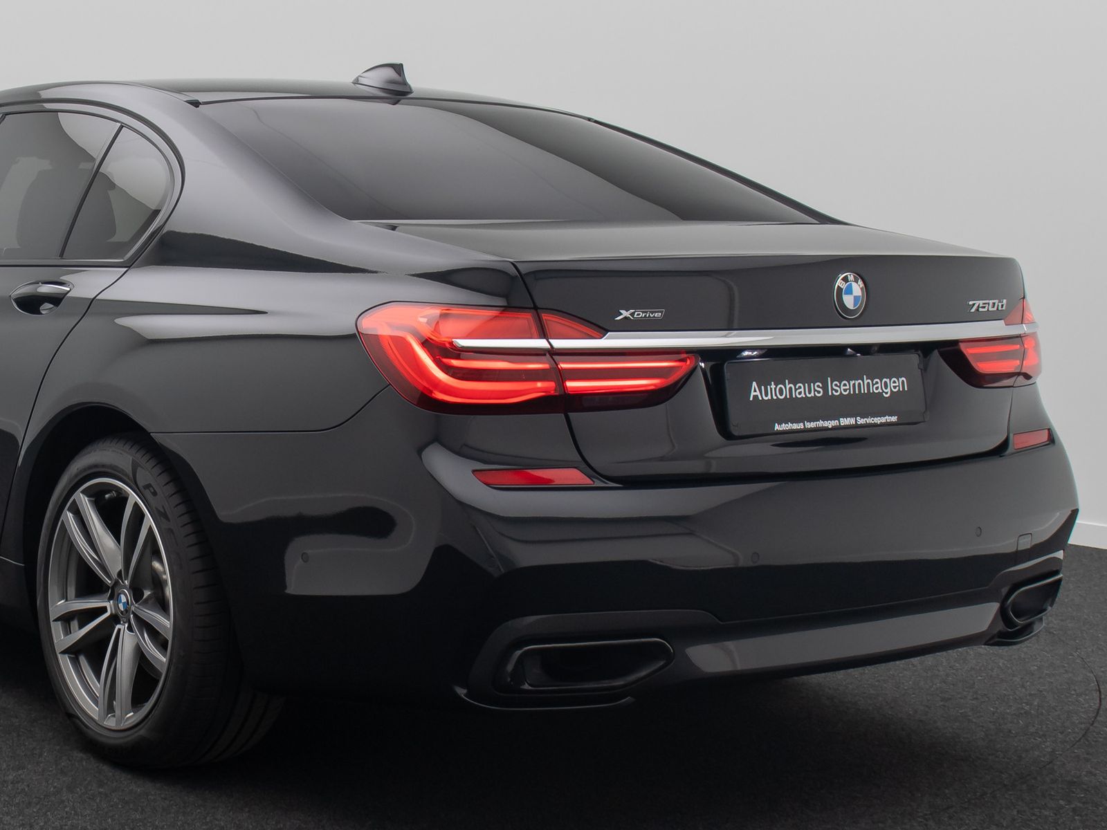 Fahrzeugabbildung BMW 750d xD M Sport 360&deg; Massage FondEnt Laser Voll