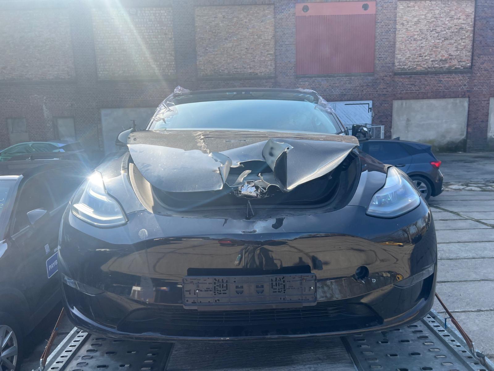 Tesla Model Y Long Range Dual Motor AWD