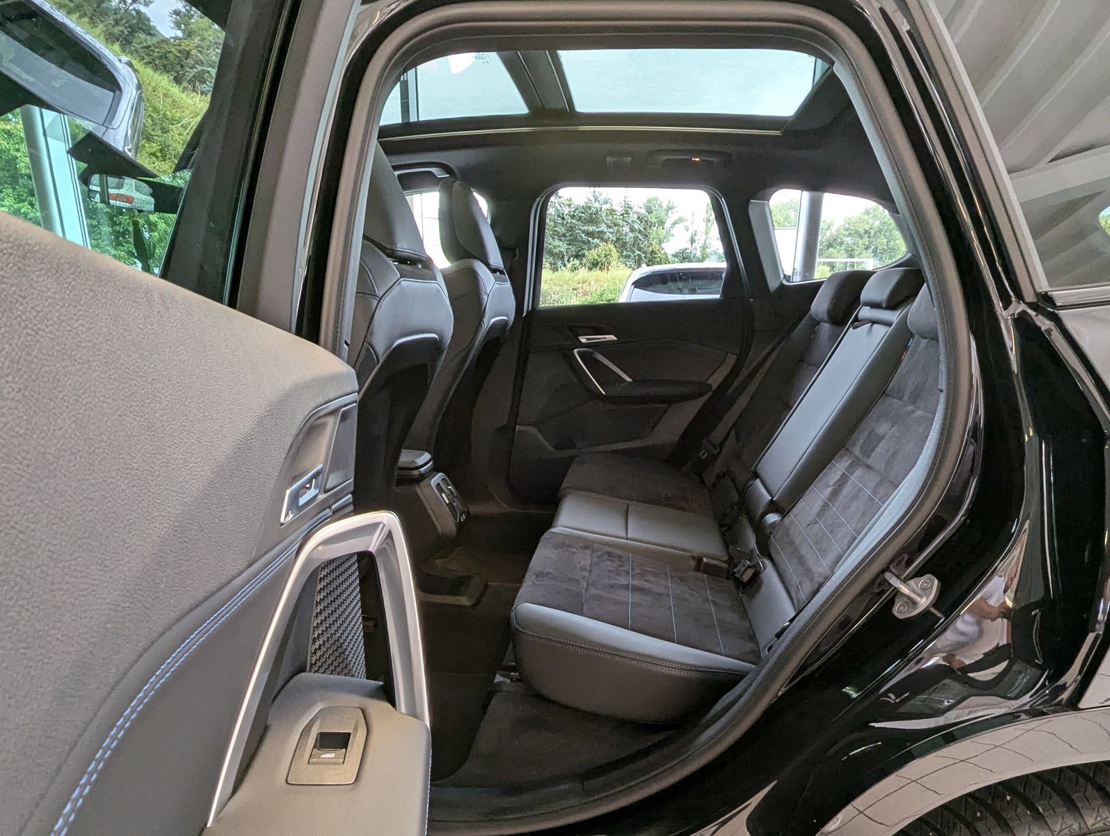 BMW X1 18 i M-Sport Pano Travel-Premium-Paket AHK - Image 14