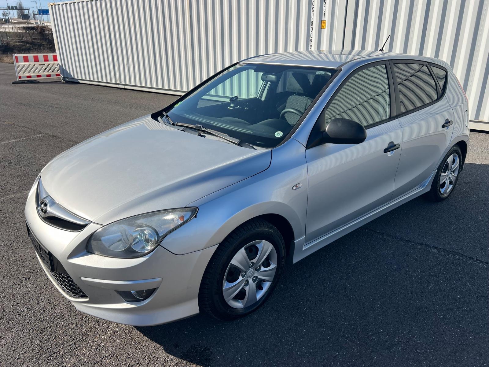 Hyundai i30 1.6 CRDi 66 kW Classic *2.Hand*