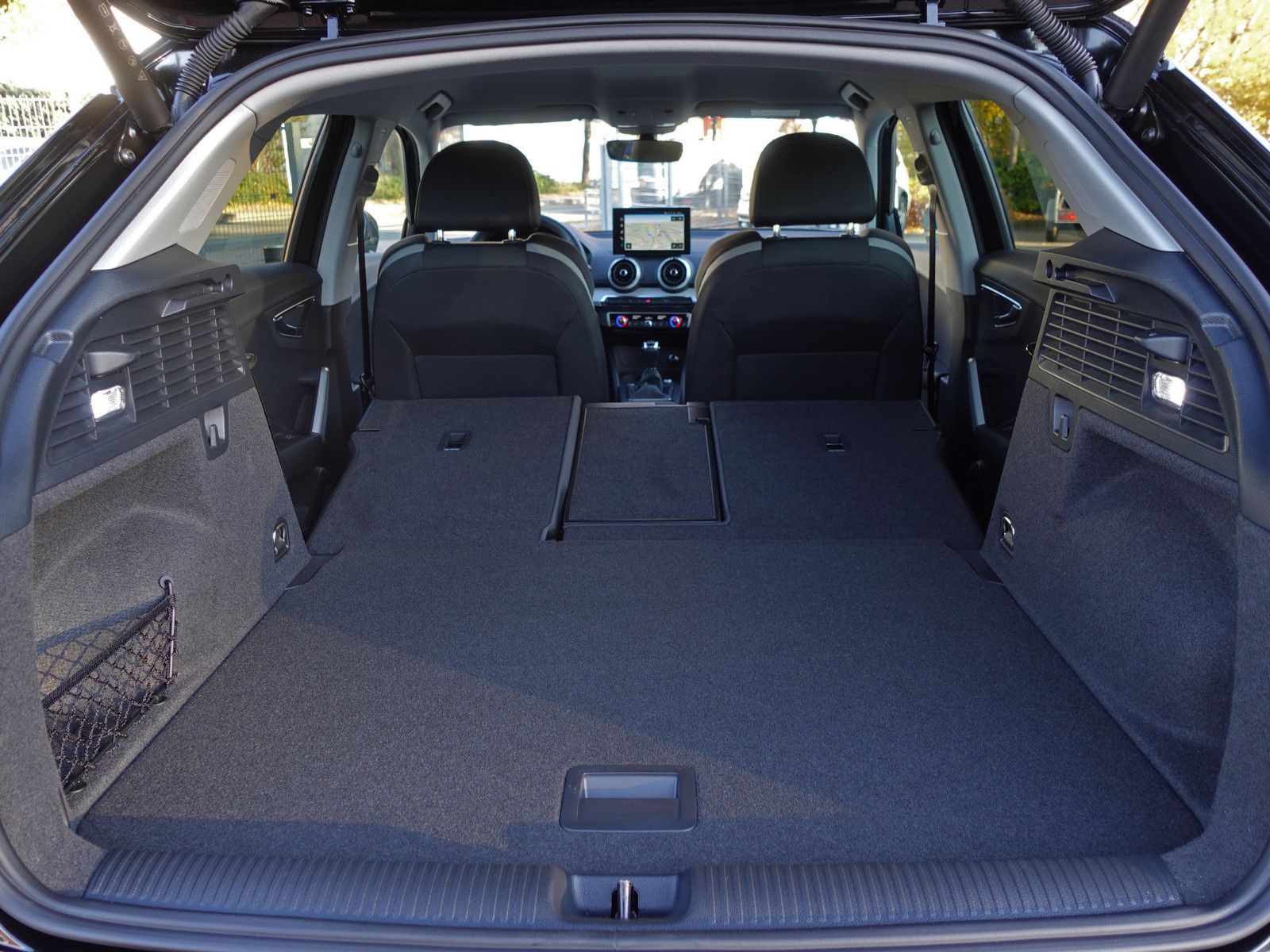 Fahrzeugabbildung Audi Q2 35 TFSI S line Matrix HiFi Kamera AHK ...