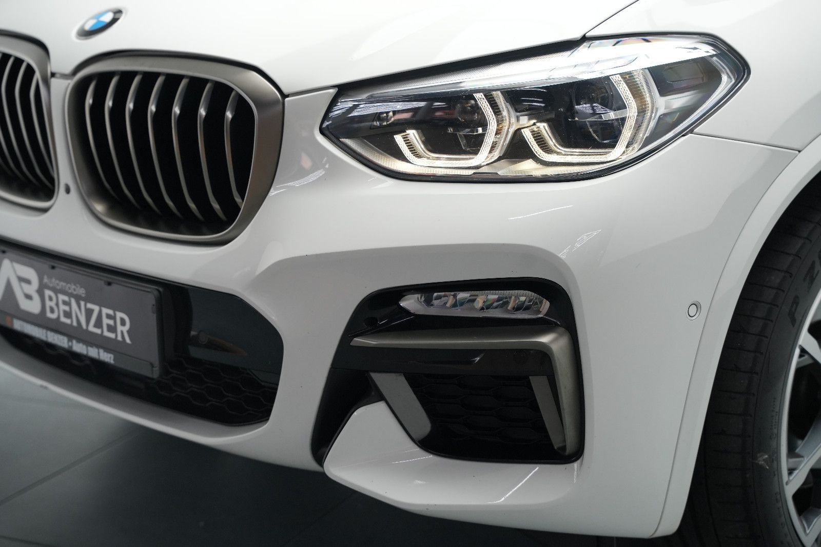 Fahrzeugabbildung BMW X4 M40 /HUD/LED/AHK/Leder/HUD/Ambiente/360°Cam/