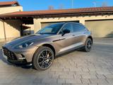 Aston Martin DBX707 4.0 V8 | Garantie | Vollfolierung (PPF) - Aston Martin DBX mit Schiebedach