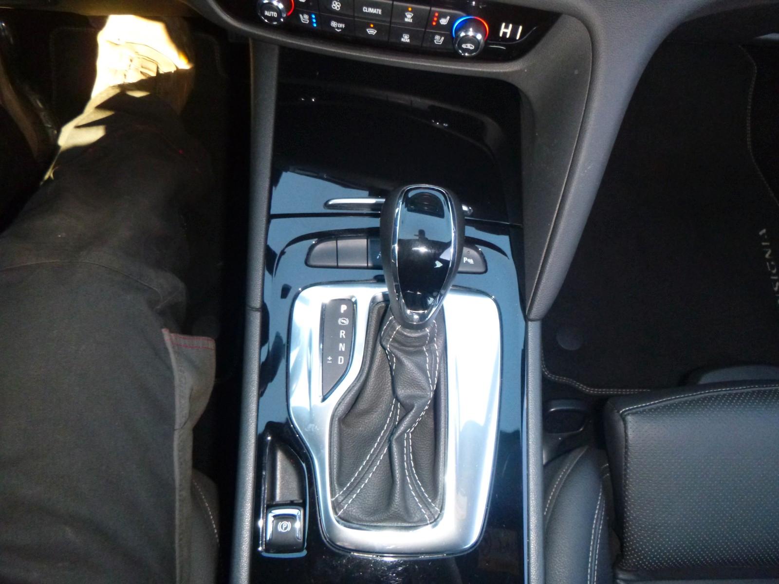 Opel Insignia B Sports Tourer  >AUT/AHK/KAM/LED/Leder