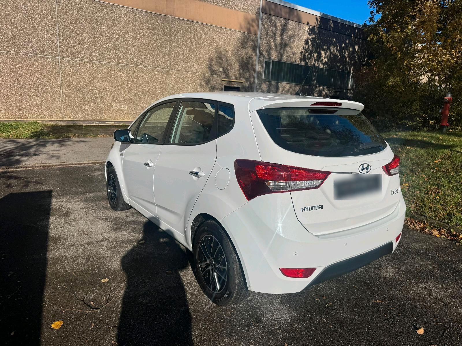 Hyundai ix20 2015 — photo 8