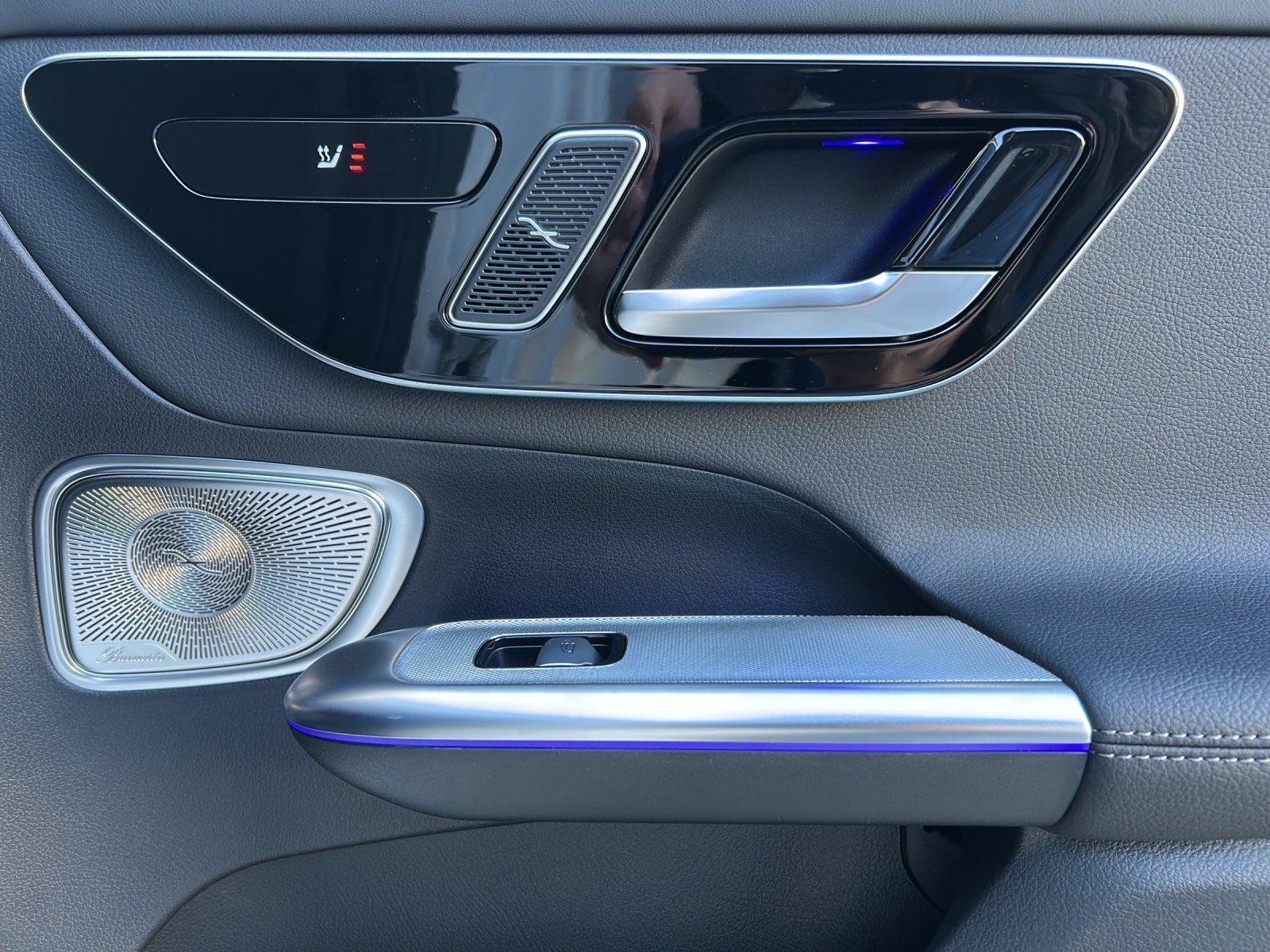 Fahrzeugabbildung Mercedes-Benz GLC 300 d 4M EDITION AMG DigLight 360° AHK Memor