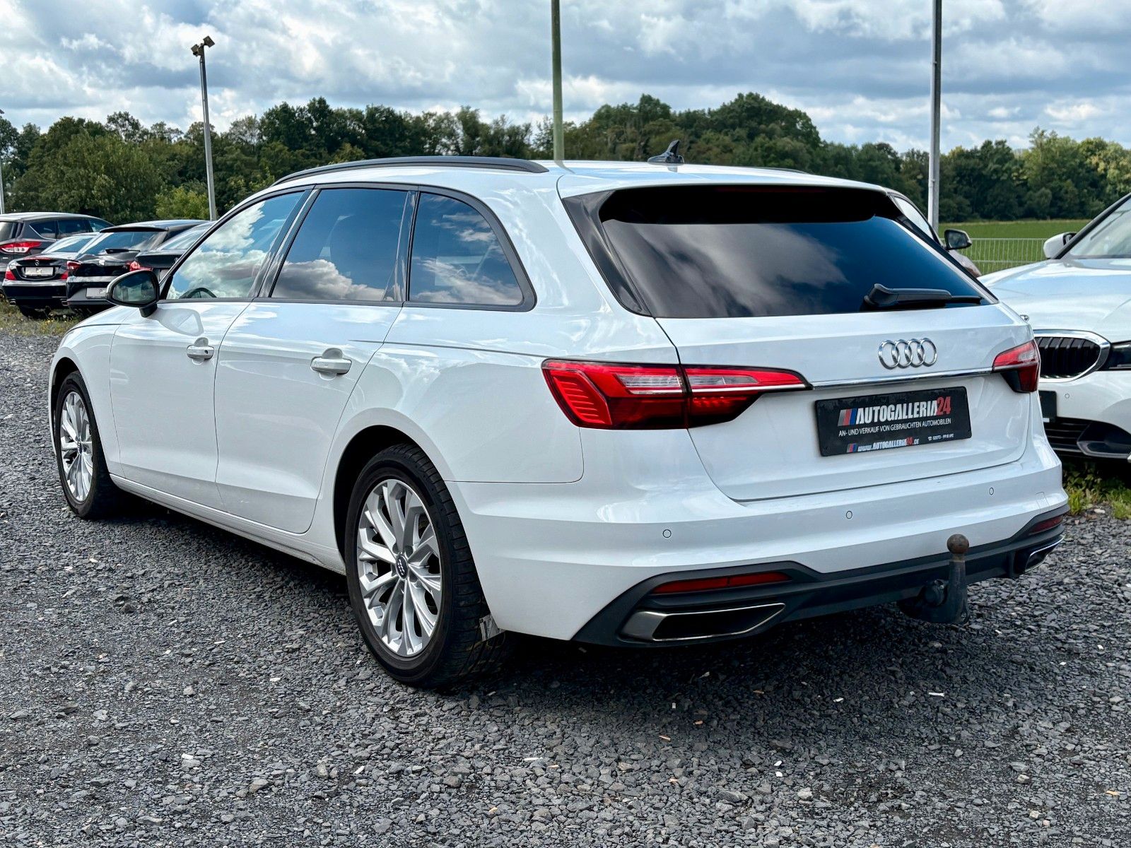 Fahrzeugabbildung Audi A4 Avant 35 TDI basis Navi AHK 1.HAND LED SPORTS