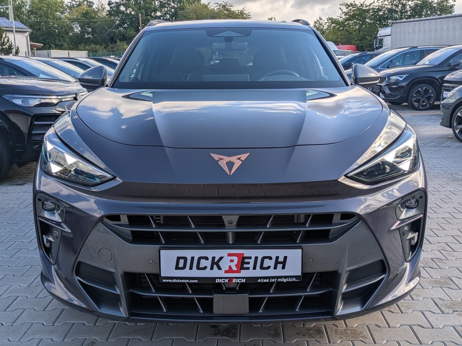 Fahrzeugabbildung CUPRA Terramar 2.0 TSI 4D VZ HUD*MATRIX*PANO*DCC*20"