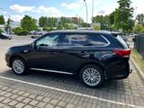 Mitsubishi Outlander 2.4 MIVEC PLUG-IN HYBRID 4WD Top  - Mitsubishi Outlander mit Hybrid-Antrieb: In Plug