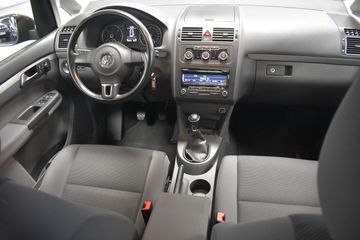 Volkswagen Touran - 5