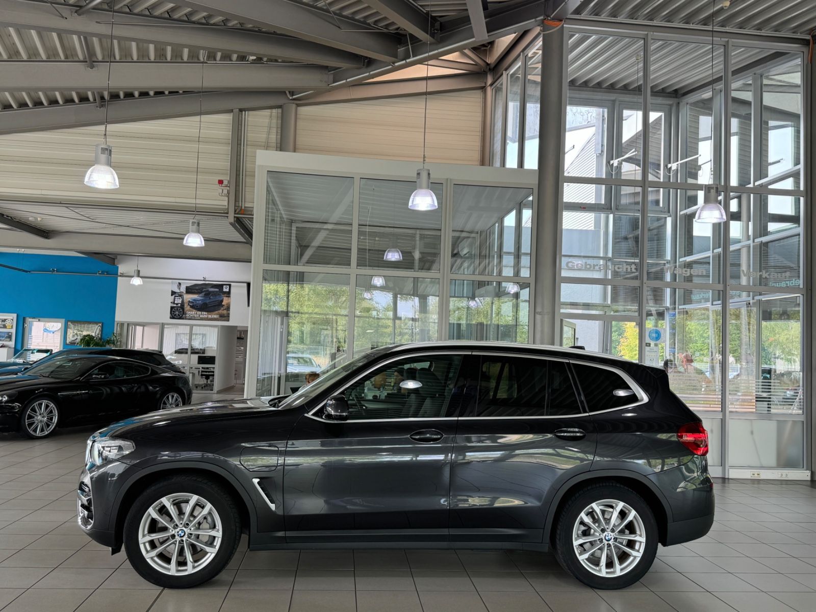 Fahrzeugabbildung BMW X3 xD30e DAB HiFi Leder Alarm Komfort Individual