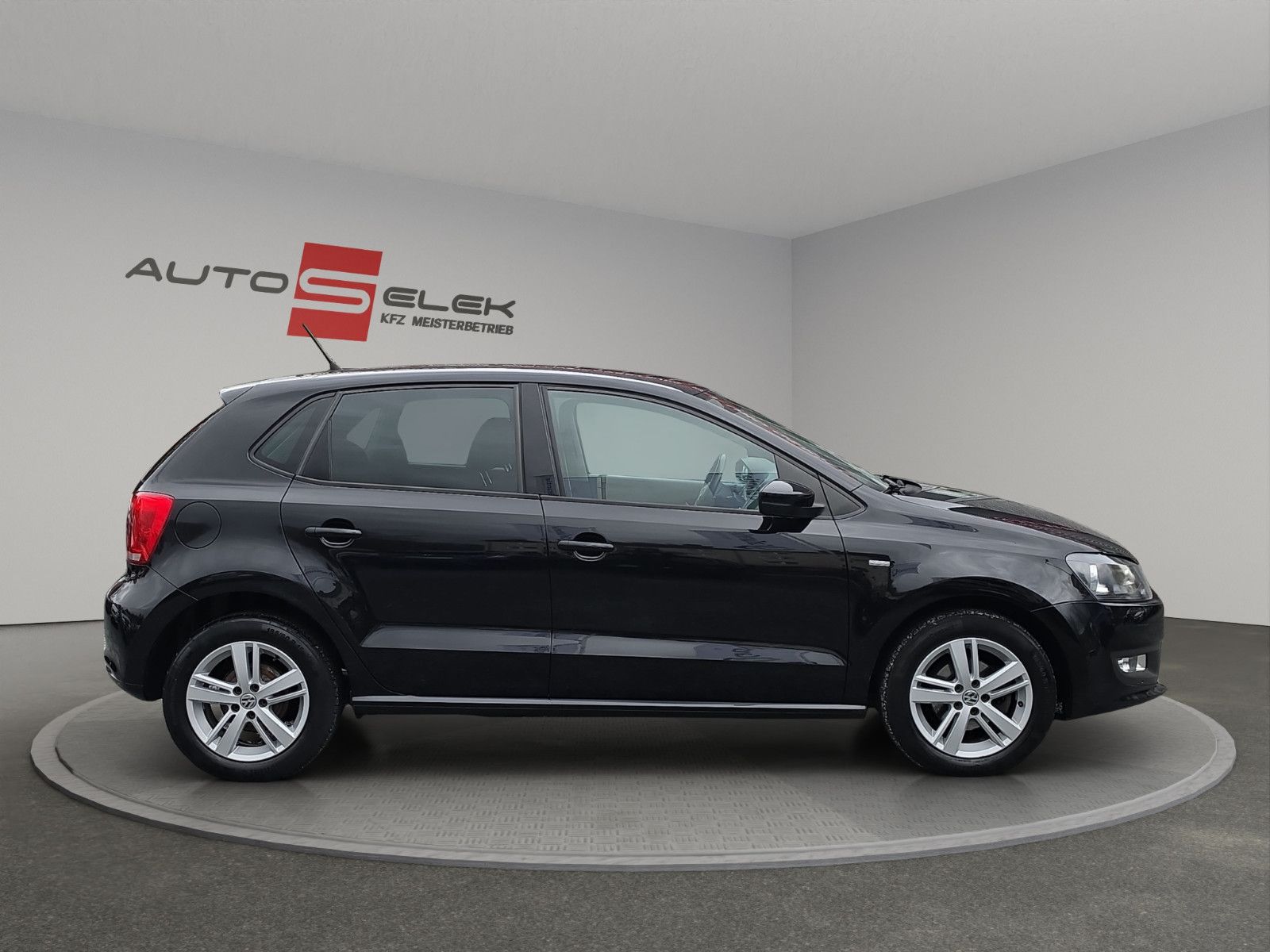 Fahrzeugabbildung Volkswagen Polo V Match 4-TÜRIG SHZ PDC LEDER
