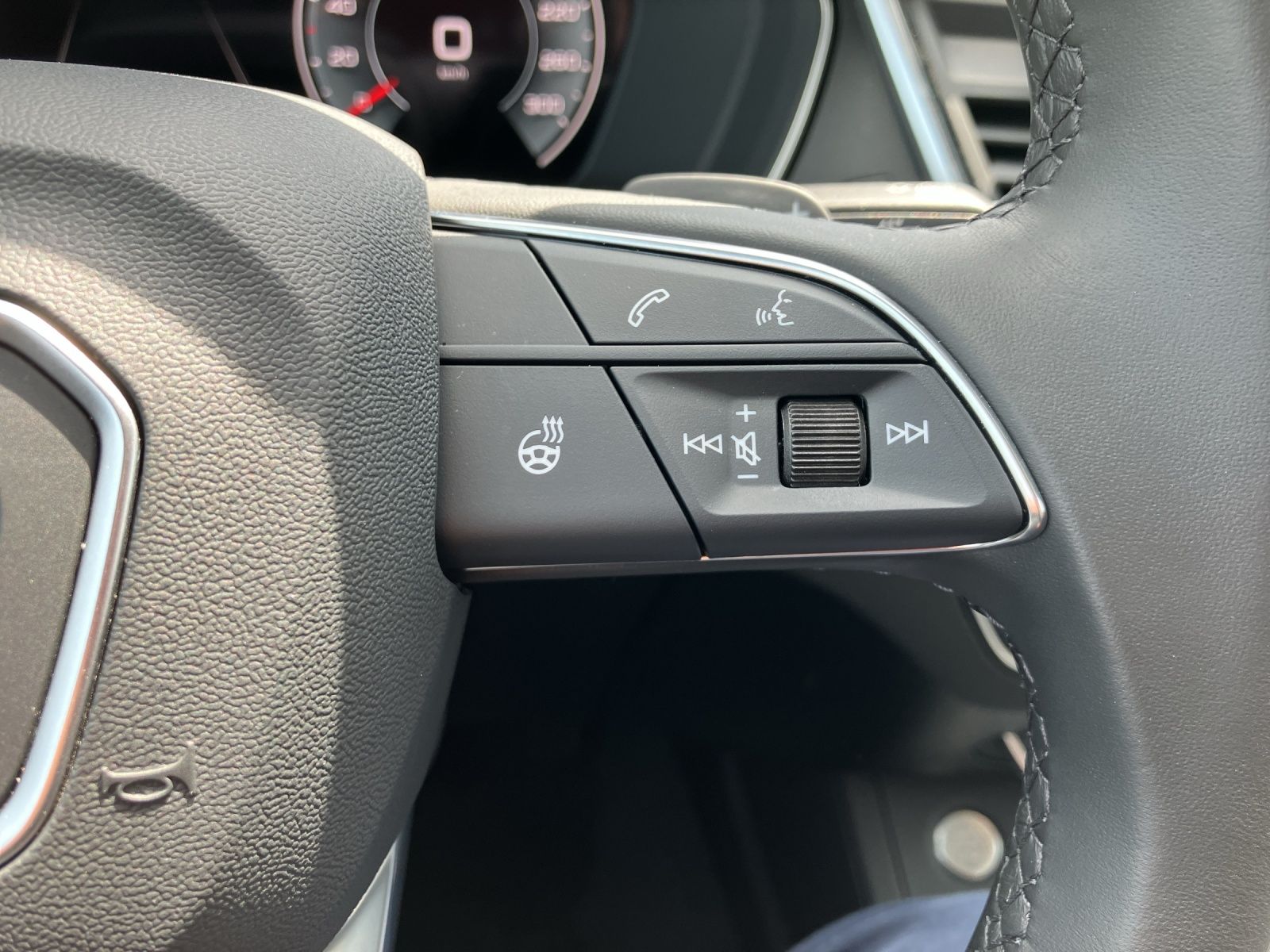 Fahrzeugabbildung Audi Q5 40 TFSI quattro advanced