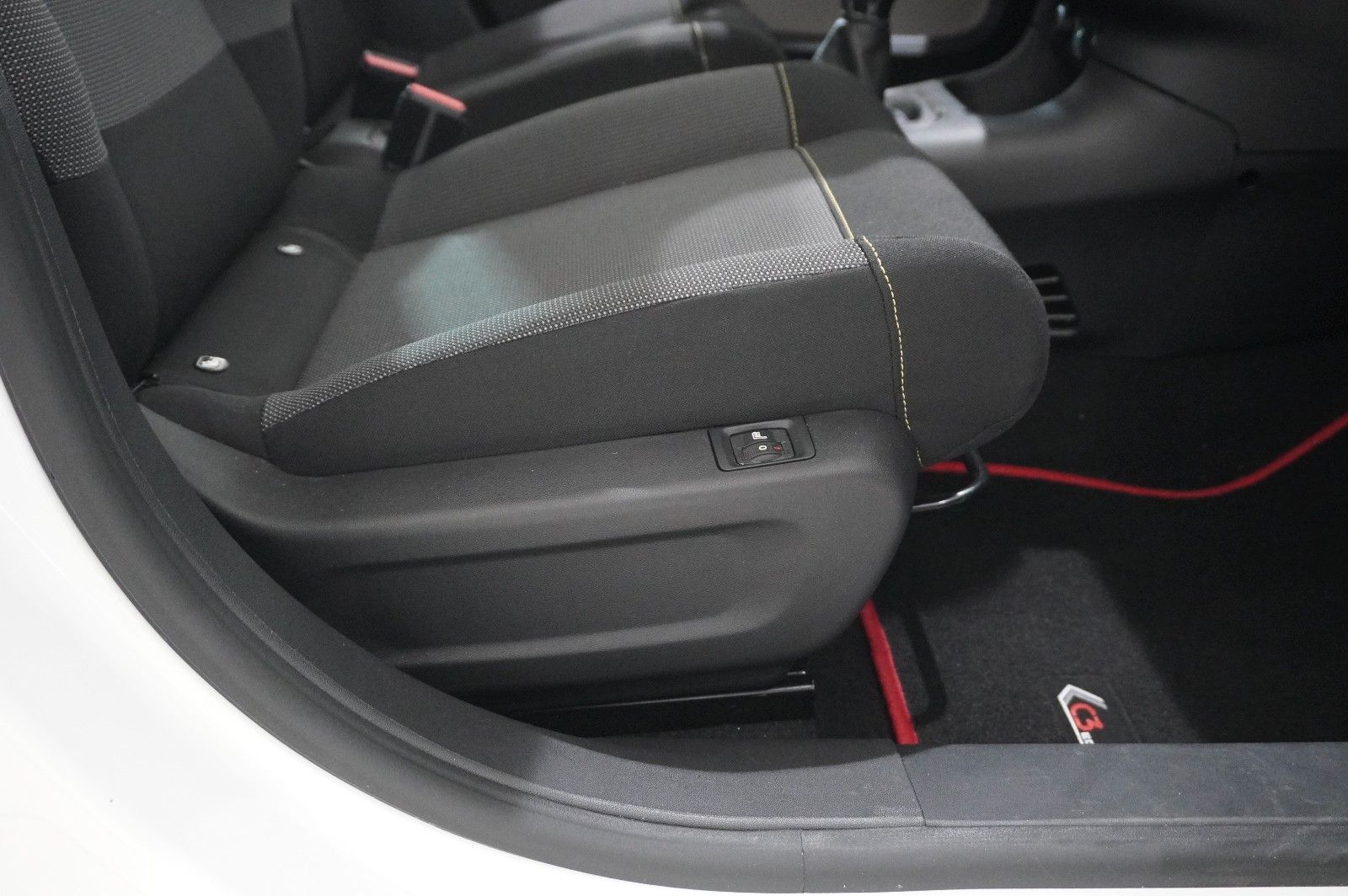 Fahrzeugabbildung Citroën C3 LIM. 1.2 FEEL LED/KLIMA/SHZ/PDC/TEMP./USB