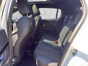 Peugeot 208 1.2 Puretech 100 GT-Line AHK+Kam.+KeyLess+LM