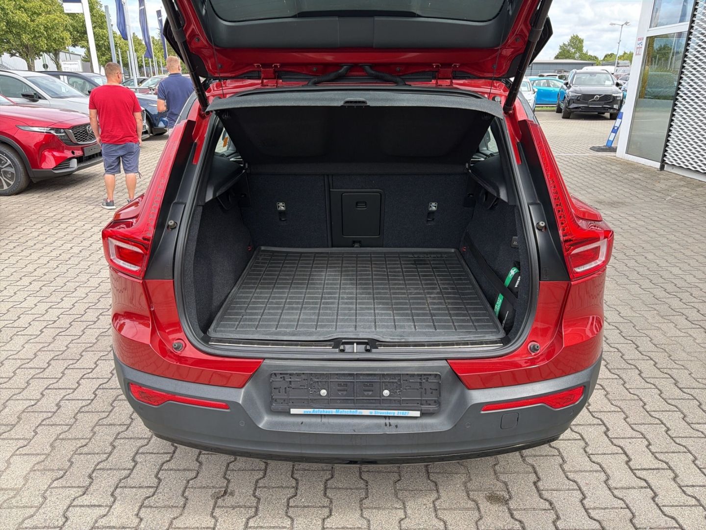 Volvo XC40 R Design Recharge AHK Navi Leder Digitales foto 14