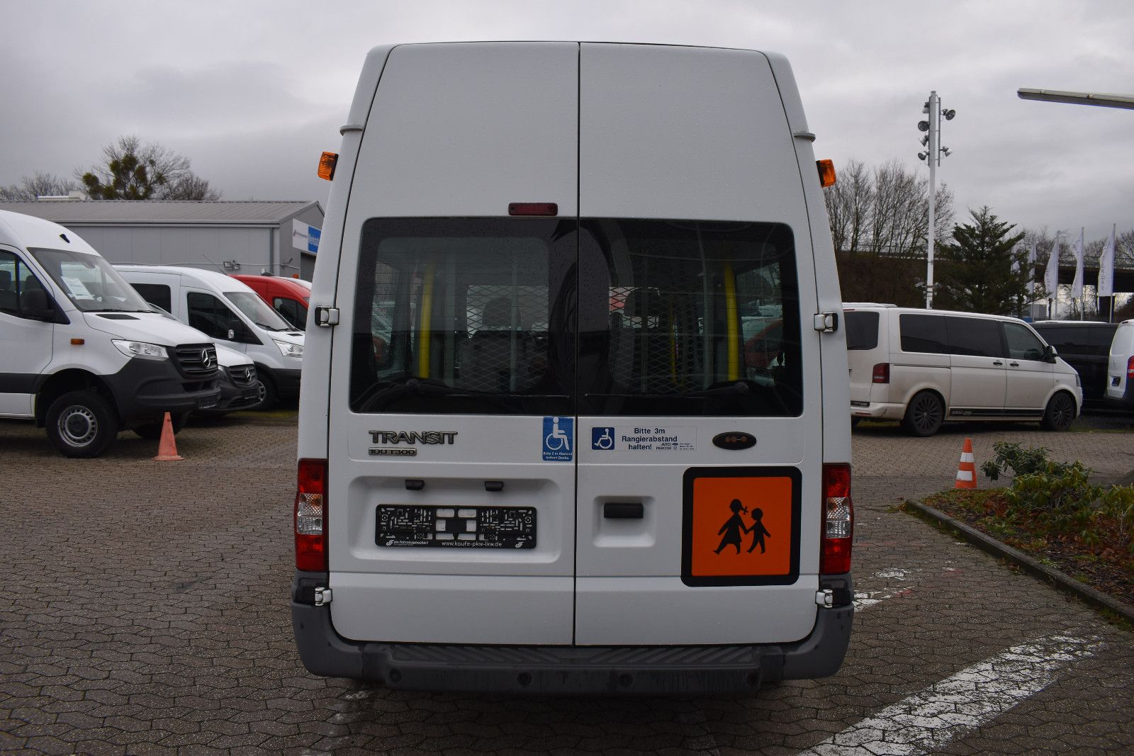 Fahrzeugabbildung Ford Transit Kombi FT300*Behindertengerecht*Lift*8333
