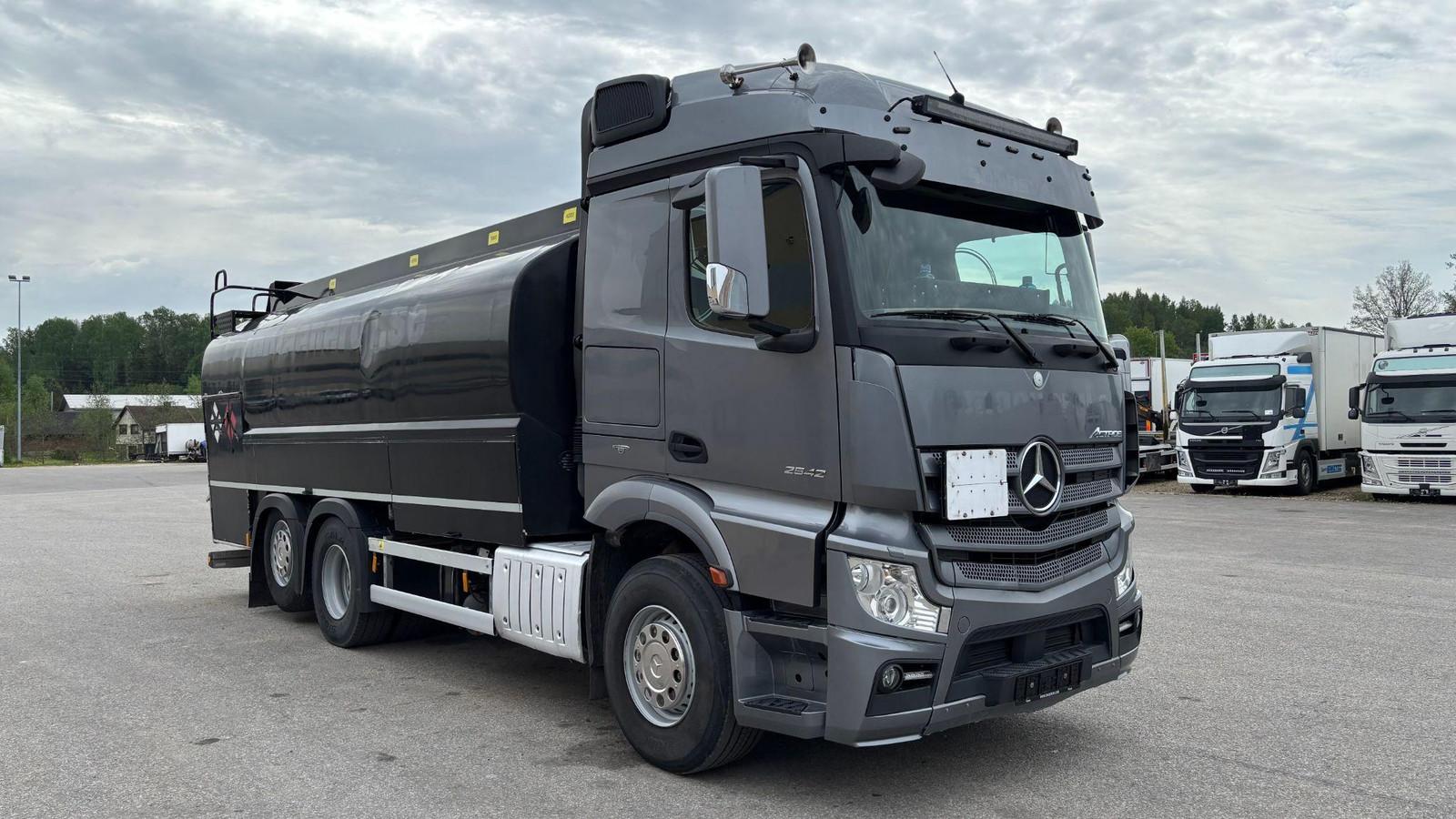 Mercedes-Benz Actros 2542 6x2 EURO6 + ADR + TANK 18.5m3