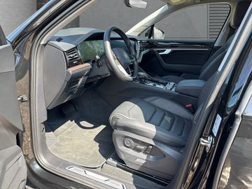 Volkswagen Touareg - 9