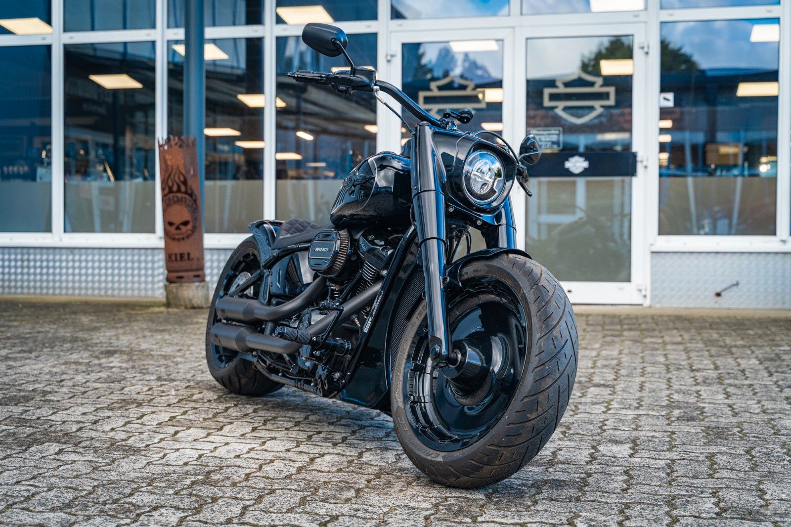 Fahrzeugabbildung Harley-Davidson FLFBS FAT BOY SOFTAIL 114 -JEKILL&HYDE- MAD BOY