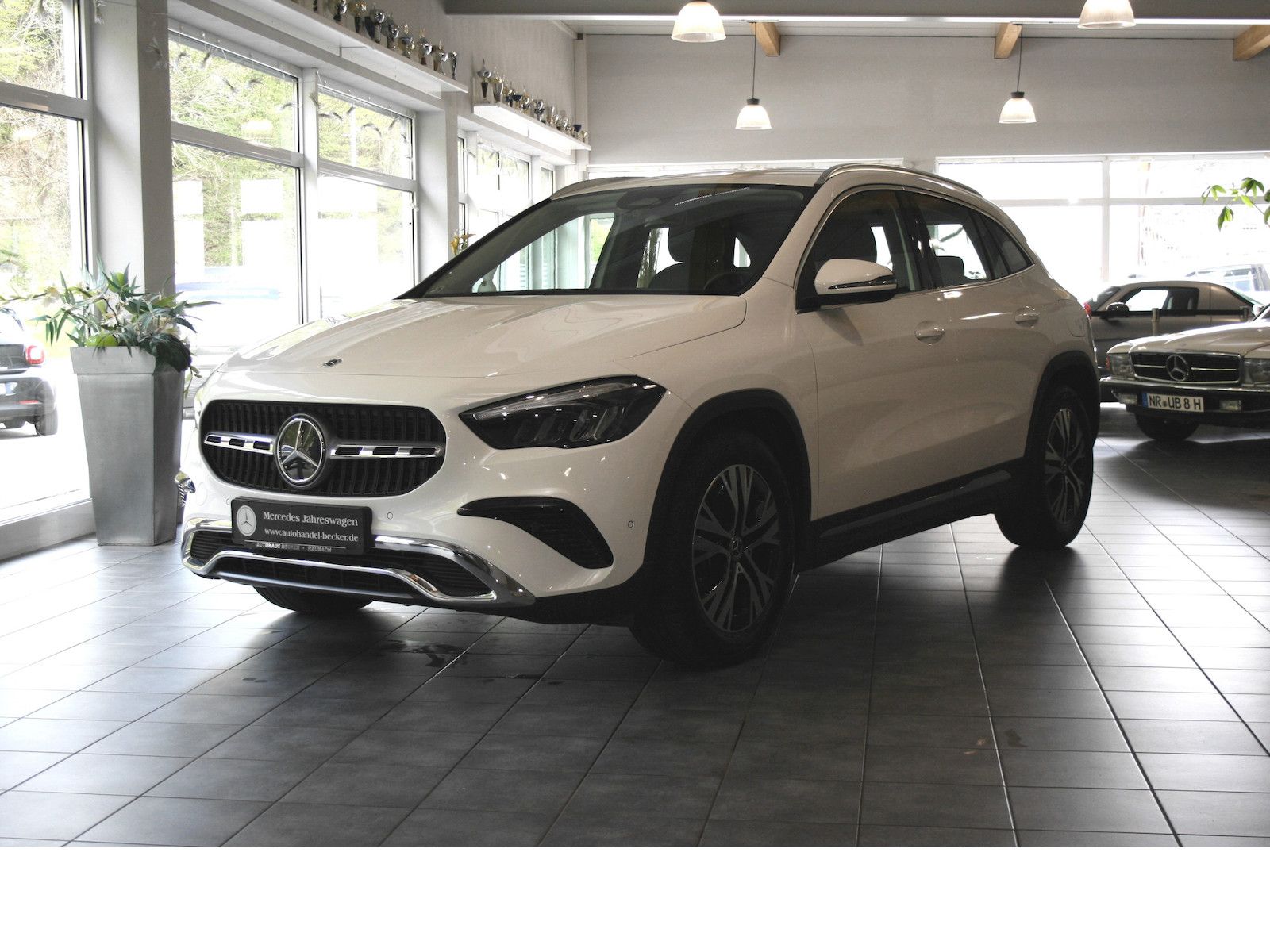 Fahrzeugabbildung Mercedes-Benz GLA 180 Progr. Advanced *Winter-Paket*Kamera