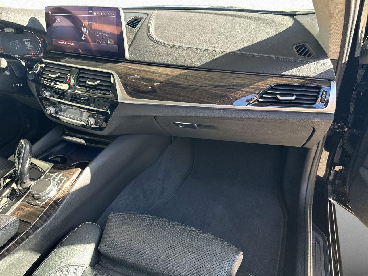 BMW 520d xD LiveProf DAPr KomfSitze 4Klima HiFi AHK