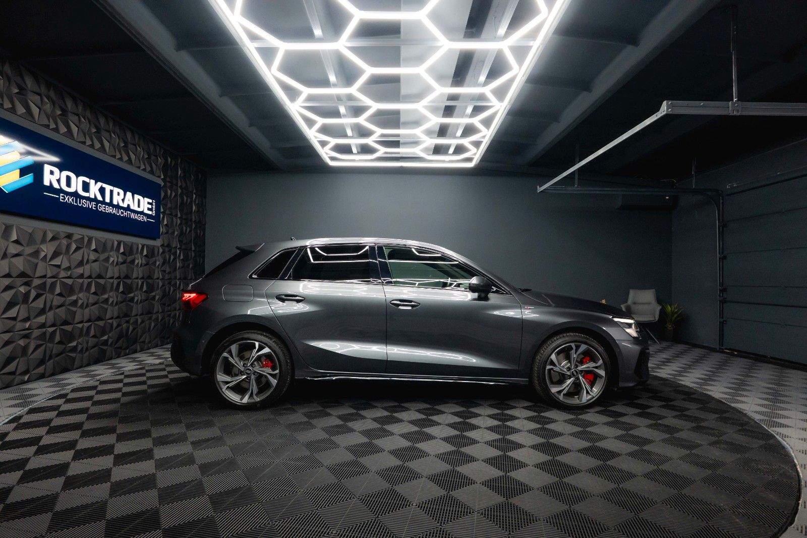 Fahrzeugabbildung Audi A3 Sportback 45 TFSIe S line Plus Night*ACC*B&O*