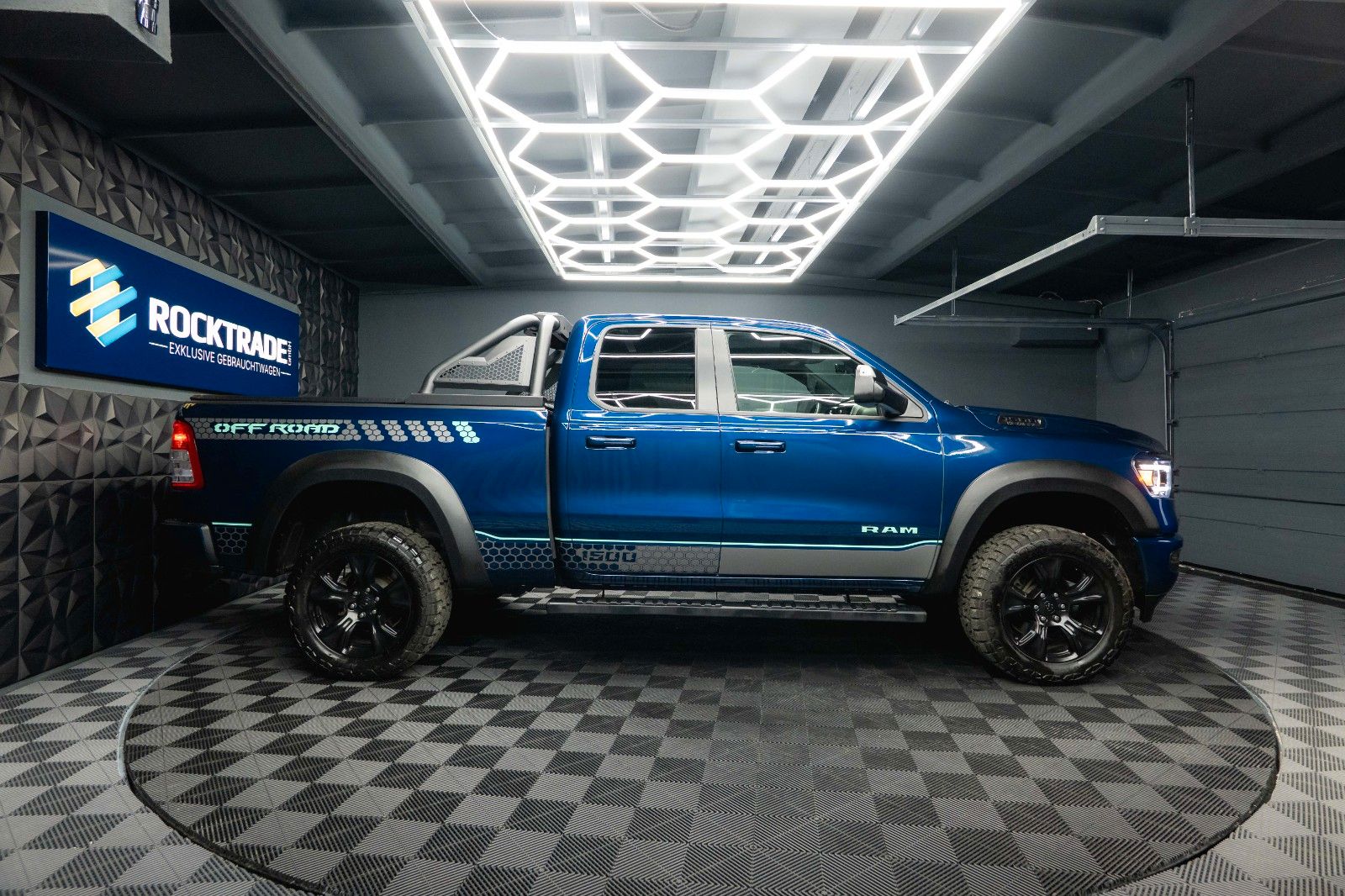 Fahrzeugabbildung Dodge RAM 5.7 V8 HEMI 4x4 BLUE EDITION Offroad LONGBED