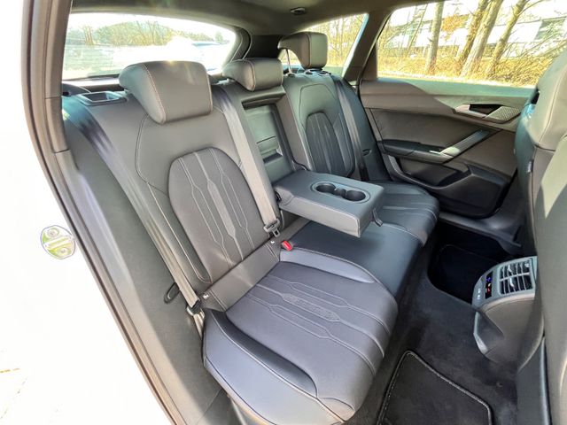 Leon Sportstourer VZ 1.4 e-Hybrid *Matrix/Pano*