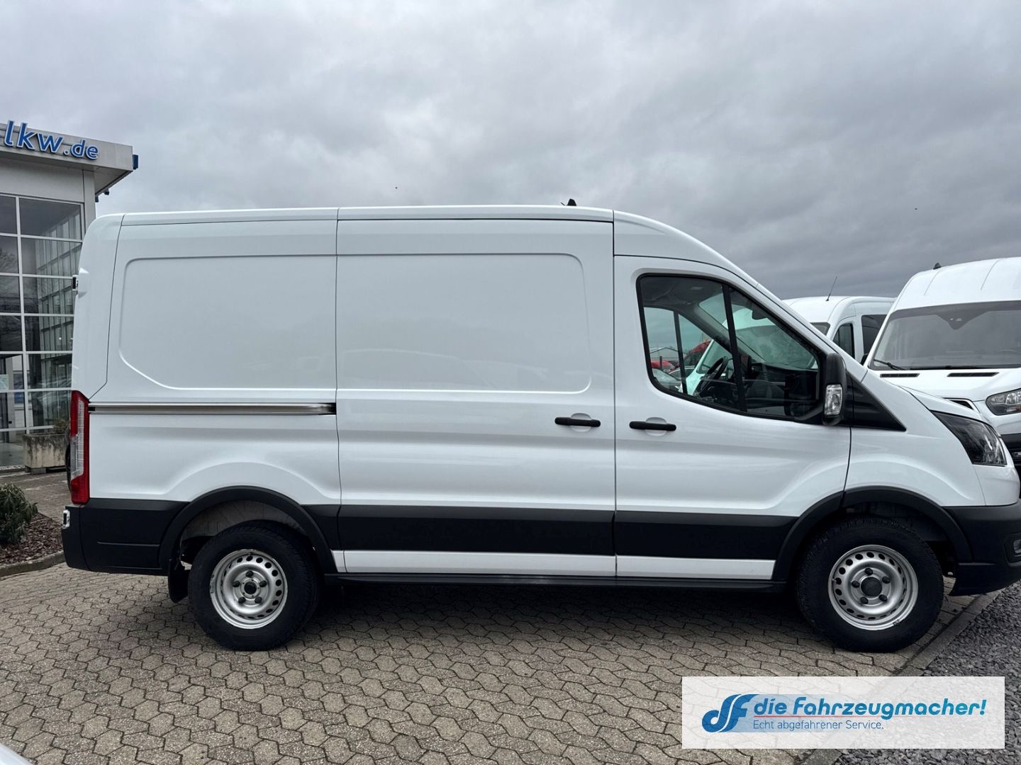 Fahrzeugabbildung Ford Transit Kasten Werkstatteinr. L2 3,5t Navi CarPl