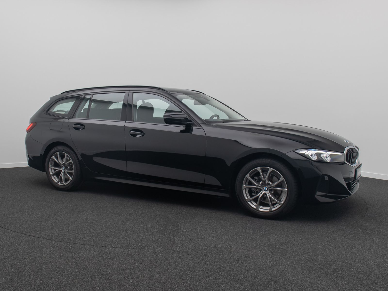 Fahrzeugabbildung BMW 318i Alarm DAB Kamera Sportlenkrad CockpitPlus