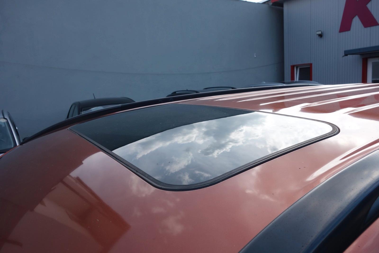 Mitsubishi Outlander 2.2 DI-D 150 ch 4WD Instyle • 7 places • Cuir • GPS • Toit ouvrant • Caméra