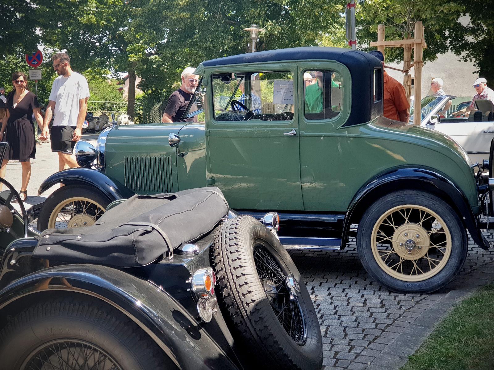 Ford Model A "Special Coupé" mit Police Head