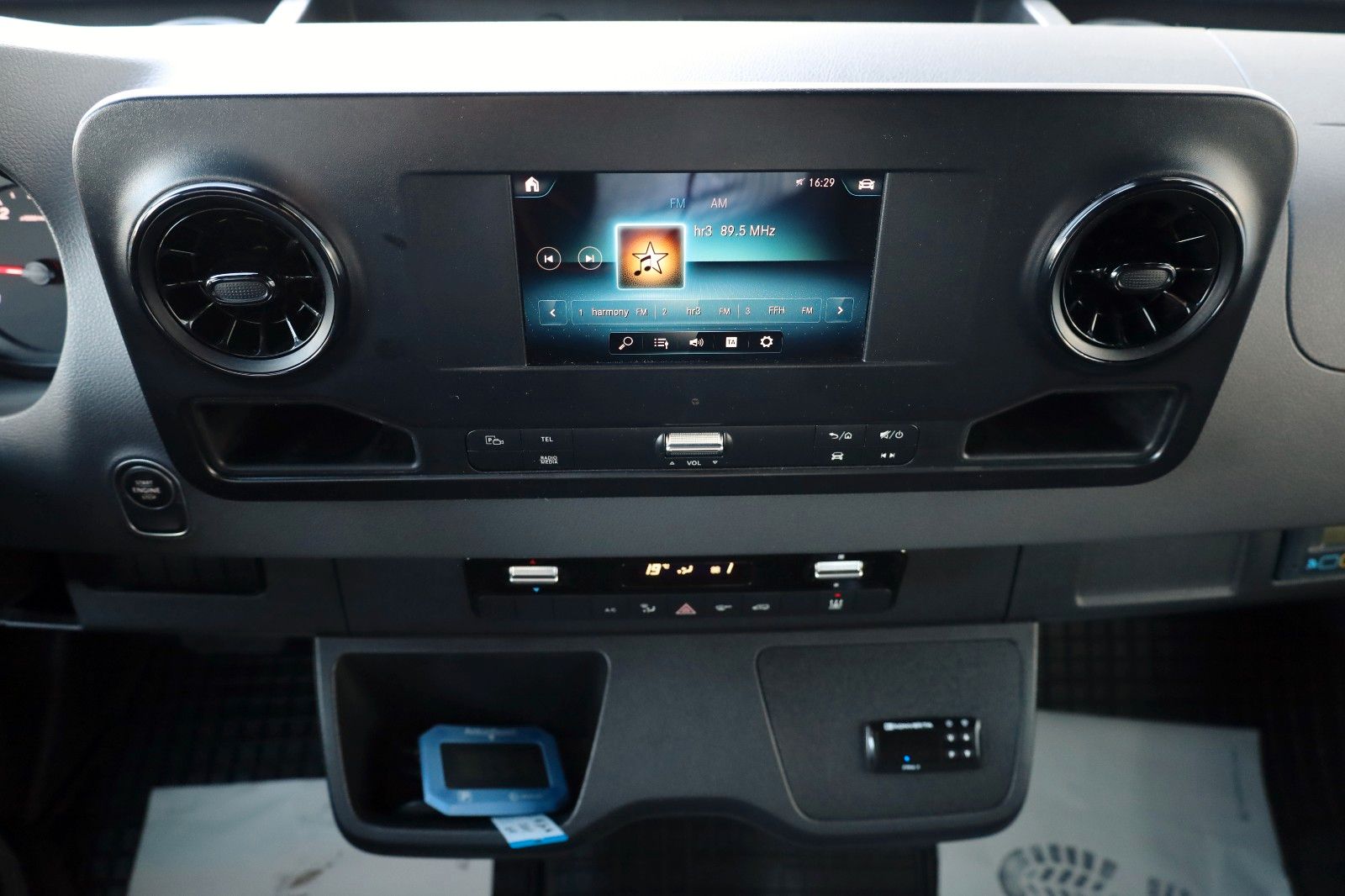 Fahrzeugabbildung Mercedes-Benz Sprinter III 319 CDI L3 / L4 Pharmamobil, MAXI