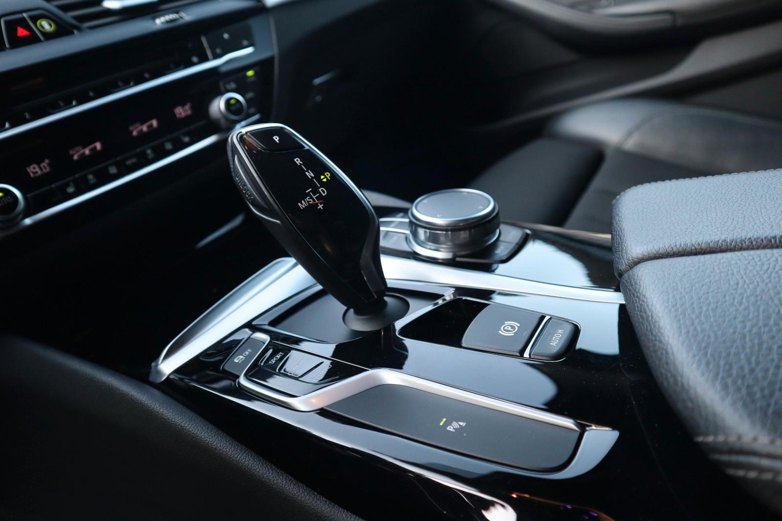 BMW 520d Touring Sport Line*Ambilight*Shadow-Line*