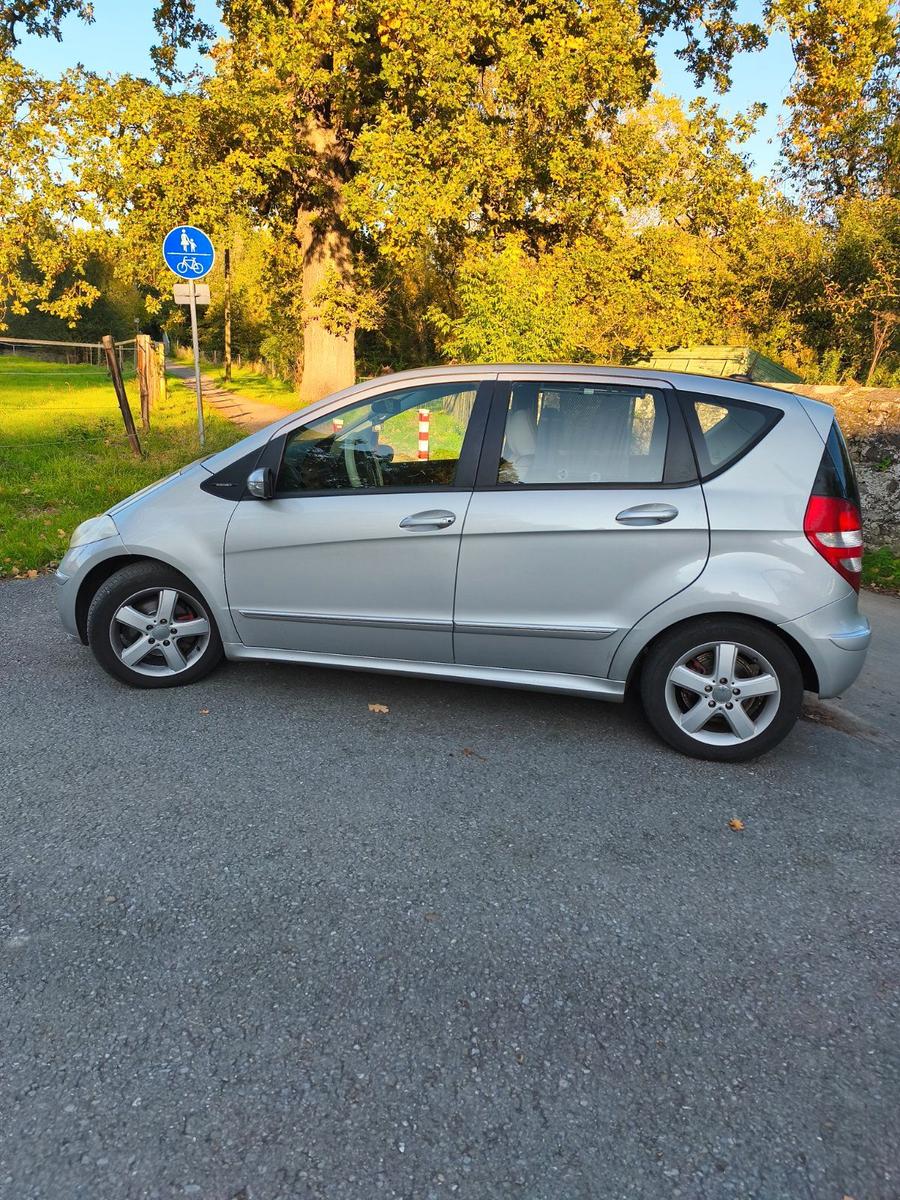 Mercedes-Benz A 200