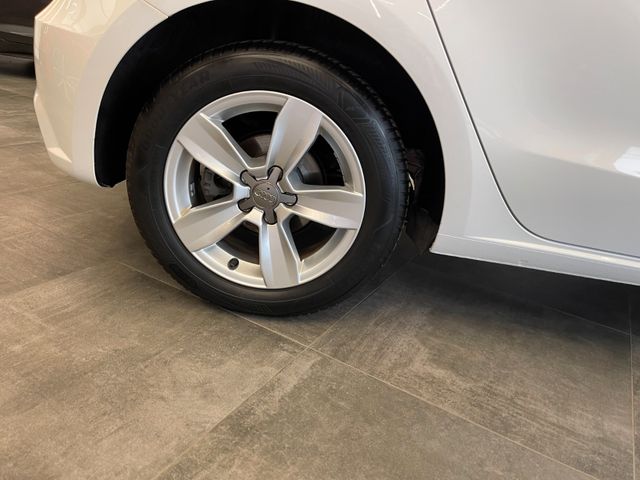 MYAUTOCENTER – Gebraucht- und Jahreswagen mit Werkstattservice in Pfaffenhofen Audi A1 Sportback basis *2. Hand*Klima*Navi*PDC*SHZ*