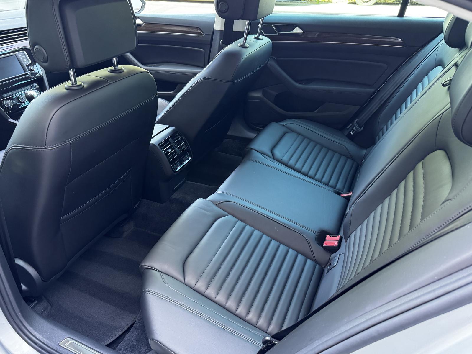 Volkswagen Passat Highline BI-Xenon ACC Kamera Navi Leder