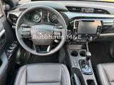 Toyota Hilux2.8 Invincible DoubleCab*Bügel+Rollo+JBL+AH - Toyota Hilux mit Diesel-Antrieb