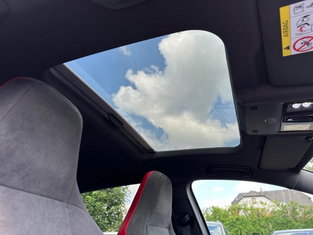 Golf VIII GTI Clubsport 2.0 TSI Panorama Navi LE