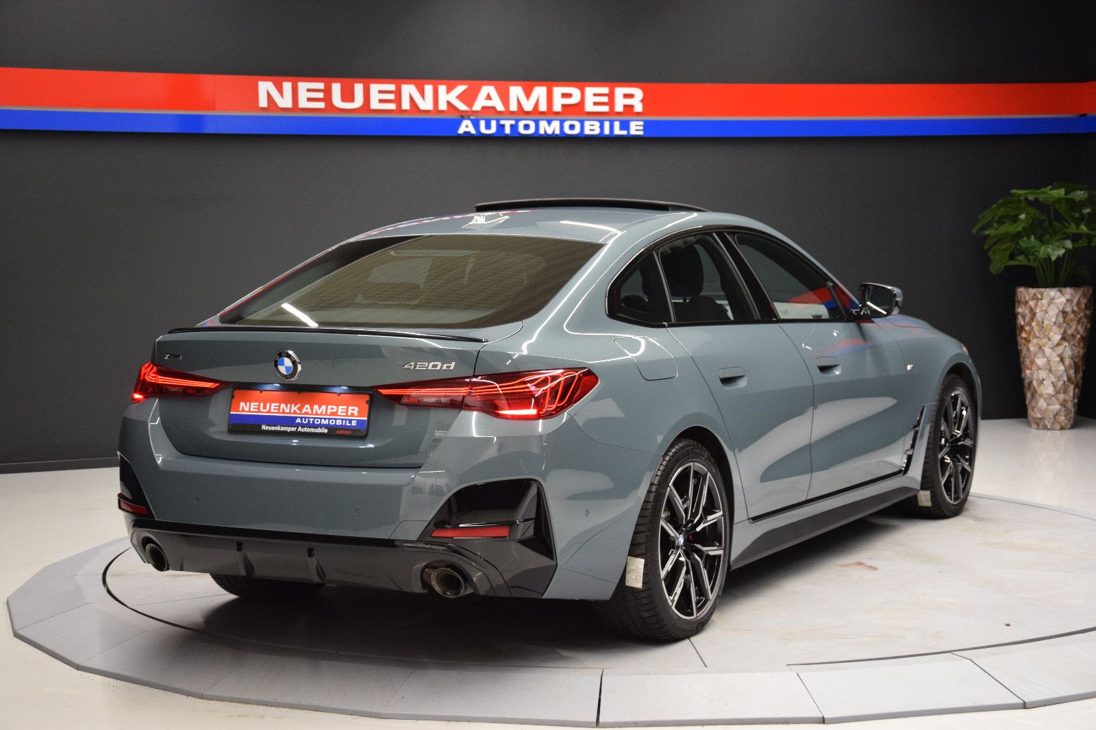 Fahrzeugabbildung BMW 420d xDrive MSport Pano HuD ACC Keyless 360° Amb