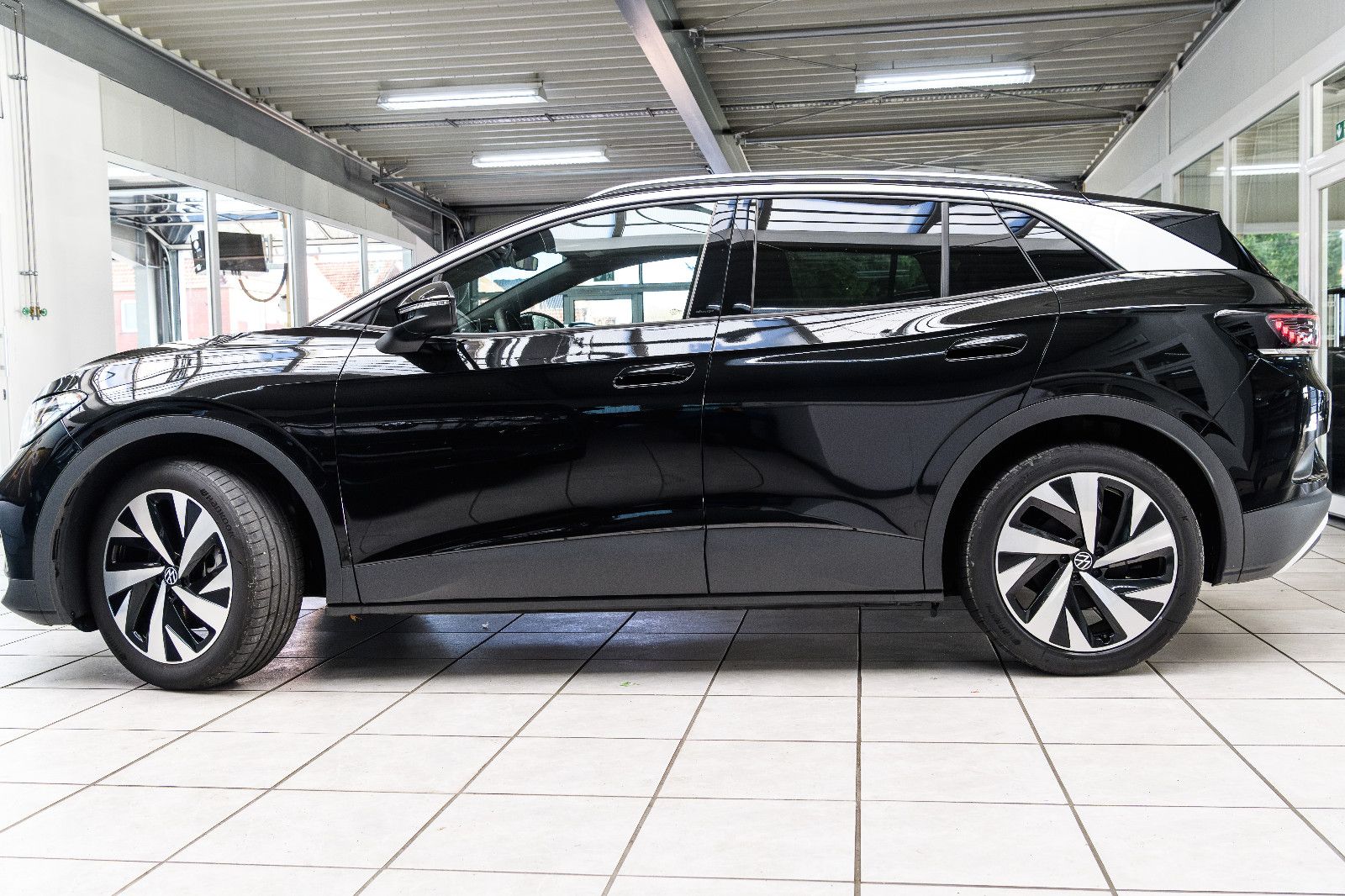 Fahrzeugabbildung Volkswagen ID.4 Pro IQ-LED+AHK+NAV+HUD+WÄRMEPUMPE+H&K+ACC