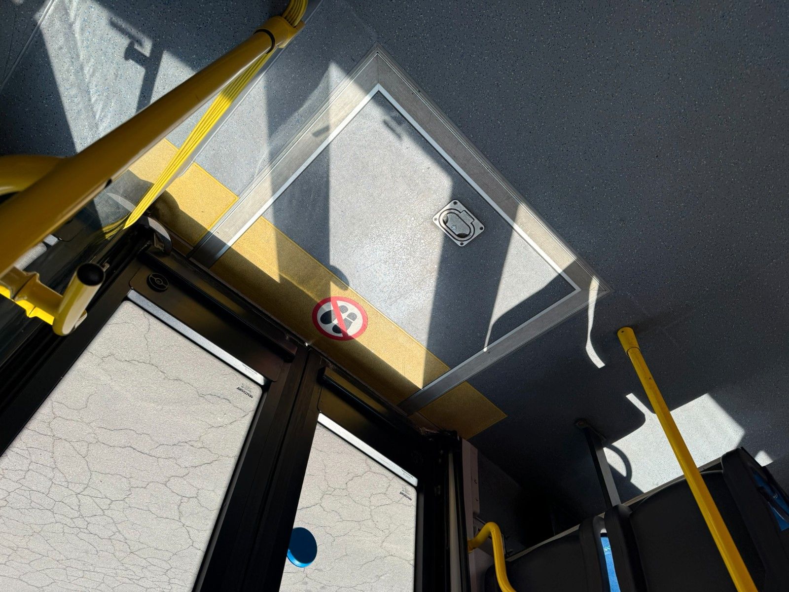 MAN  2014 - Image 27 of 34