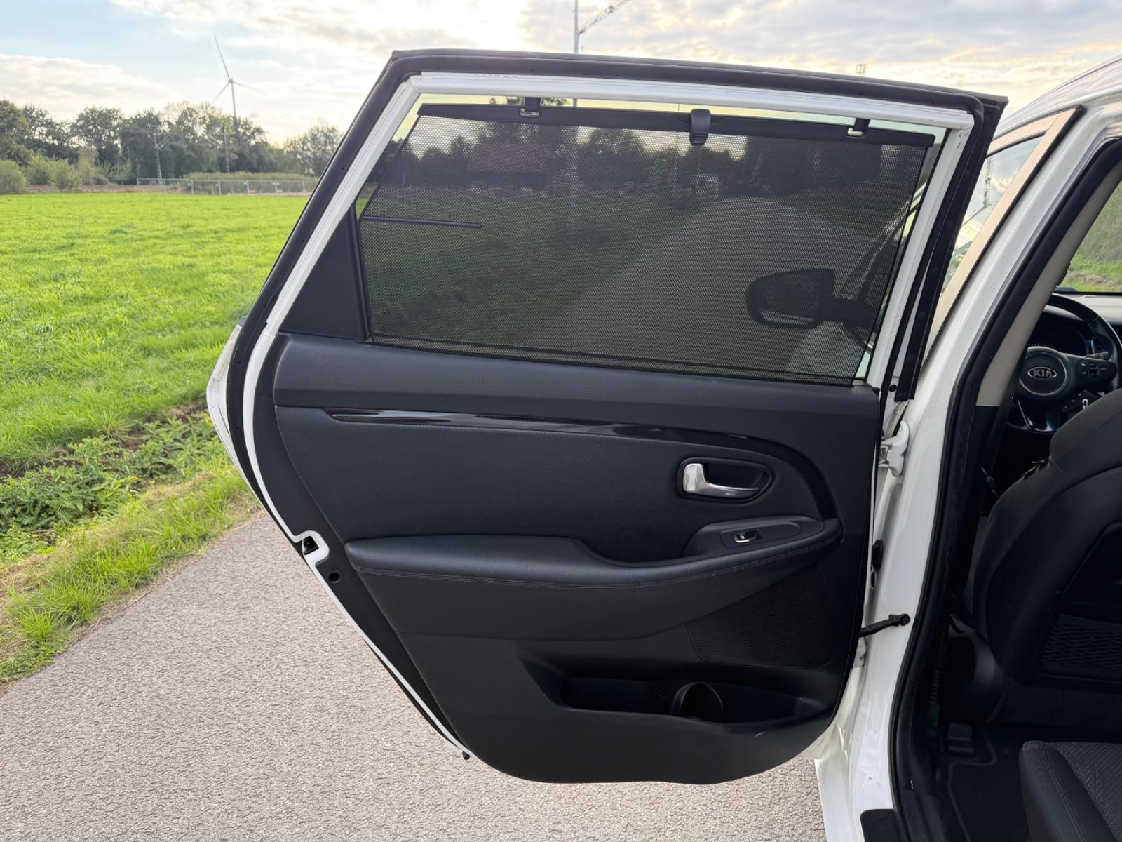Kia Carens 2014 — photo 16